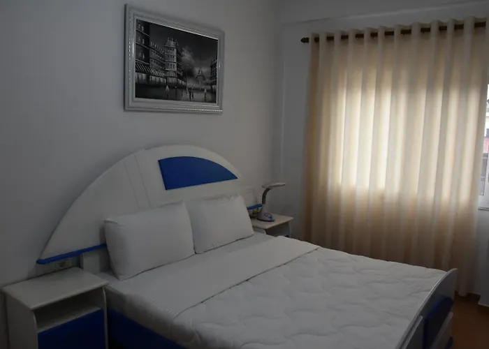 Leo Apartment