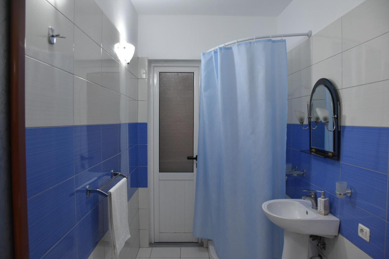 Leo Apartament